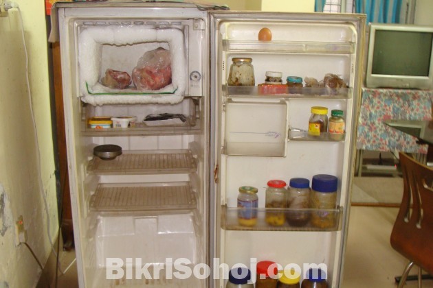 Used Running Frost Fridge